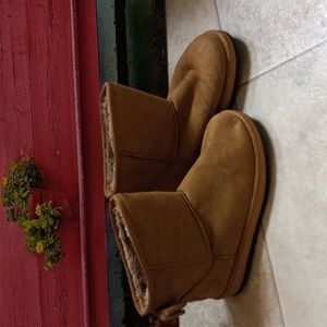 UGC Meideka Flat Ankle Boots Size 39 Tan Faux Fur Lining Bow in Back Booties